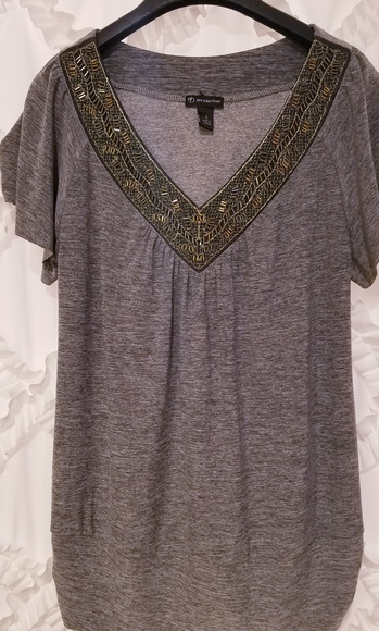 new directions Tops - Gray Gold Sequin Top Shirt VNeck Small